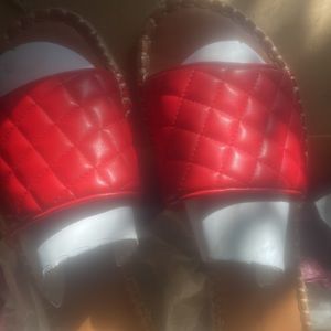 SUMMER RED, memory foam slides, euc/ size 11/ red with tan rattan trim/ cool🌹